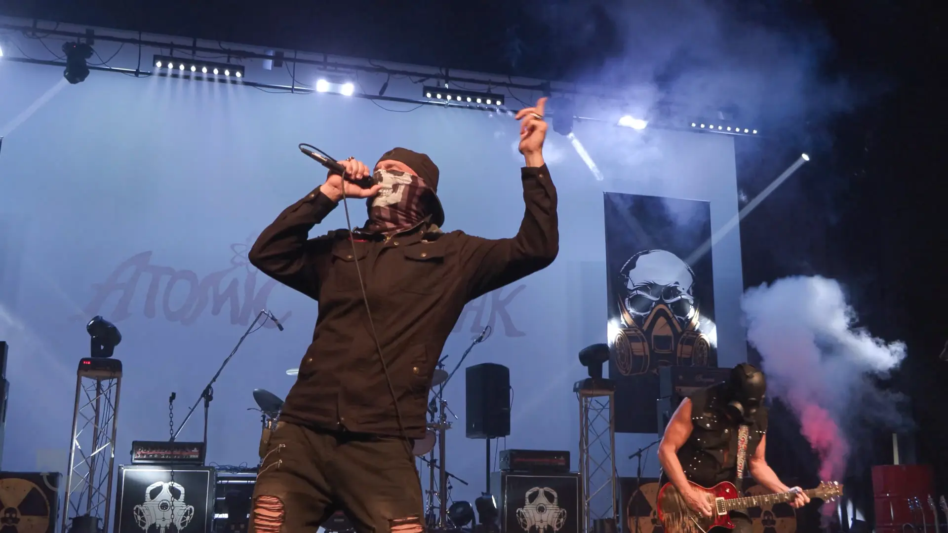 ATOMIC FREAK live photo 2